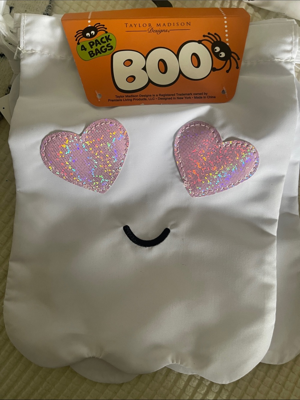 4 Kids' White Halloween Boo Trick-or-Treat Bag with Pink Heart Eyes